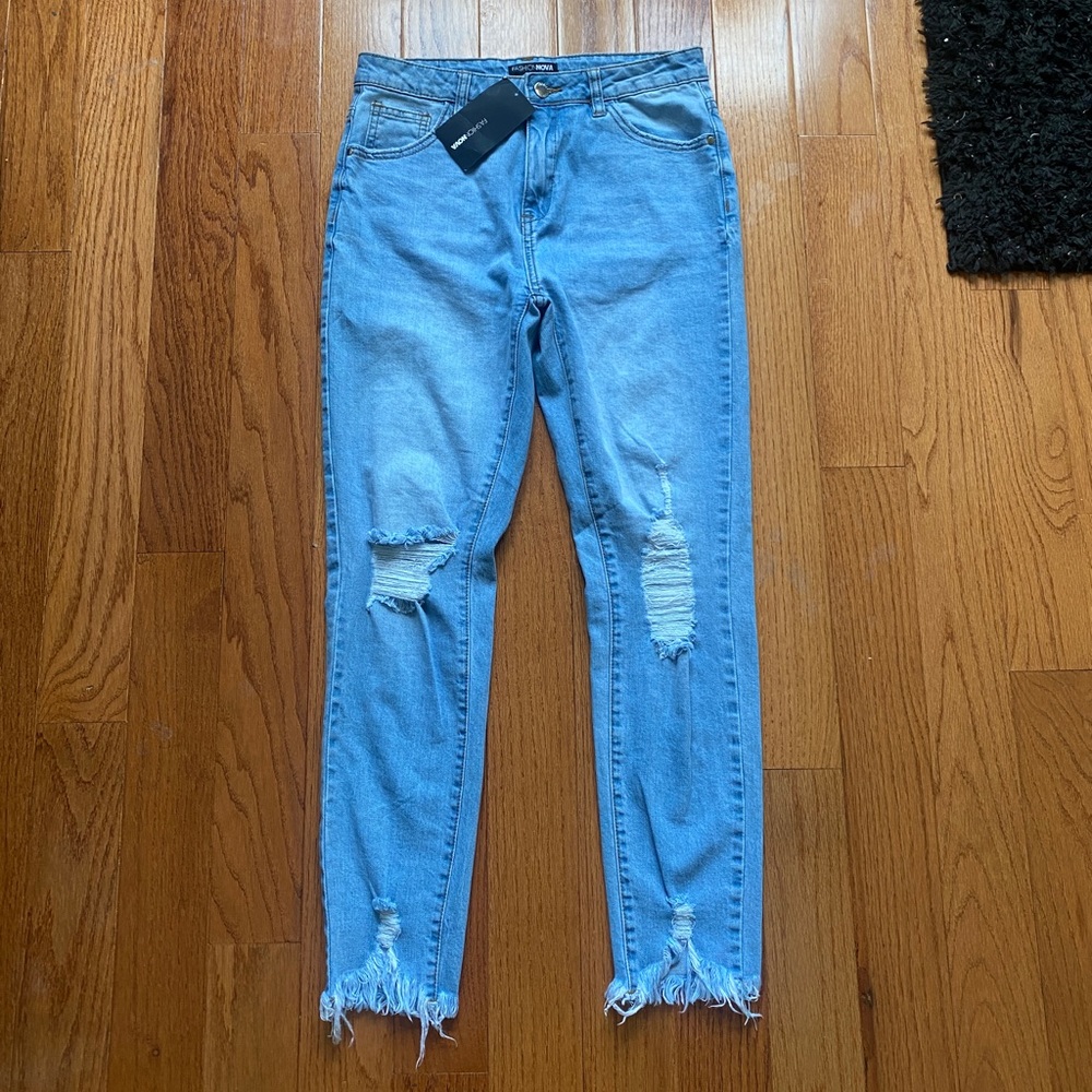 Fashion Nova distressed skinny jean